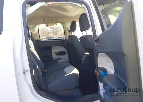 2025 Ford Maverick Xlt z USA, uszkodzony, nr VIN 3FTTW8JAXSRA81061